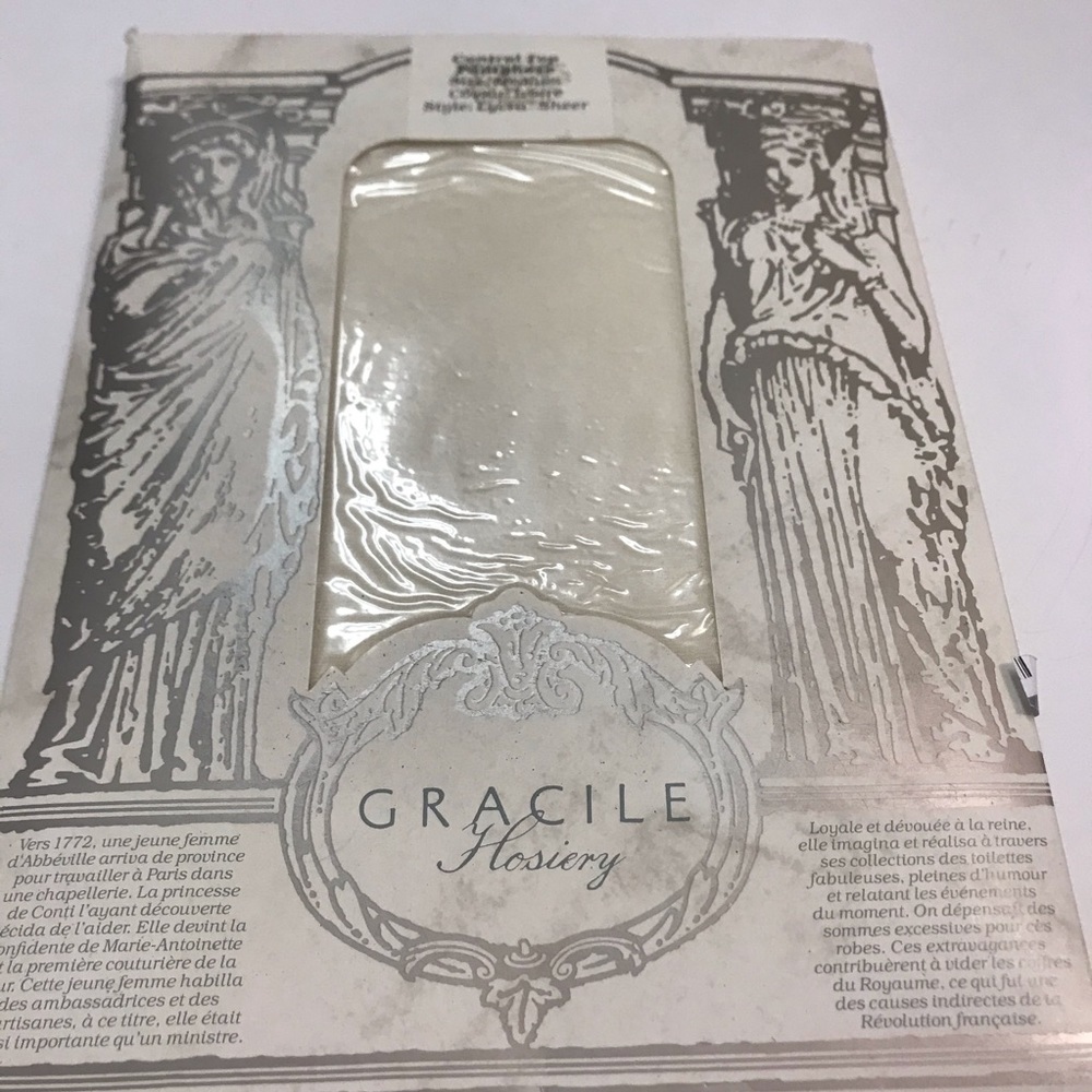 NWT Gracile Hosiery Ivory